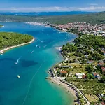 Fuer 4 Personen Ca- 75 M² In Punat- Adriakues By Interhome Apartman *
