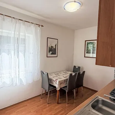 Fuer 4 Personen Ca- 75 M² In Punat- Adriakues By Interhome *