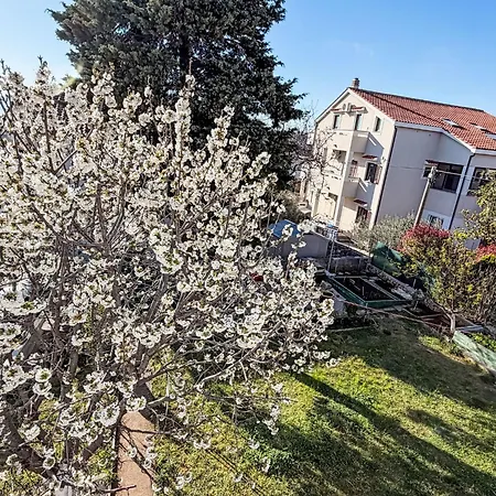 Fuer 4 Personen Ca- 75 M² In Punat- Adriakues By Interhome * Punat