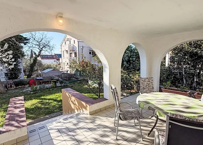 Fuer 4 Personen Ca- 75 M² In Punat- Adriakues By Interhome Lägenhet Punat