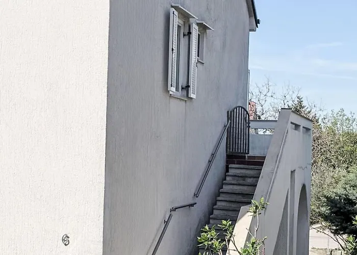 Fuer 4 Personen Ca- 75 M² In Punat- Adriakues By Interhome